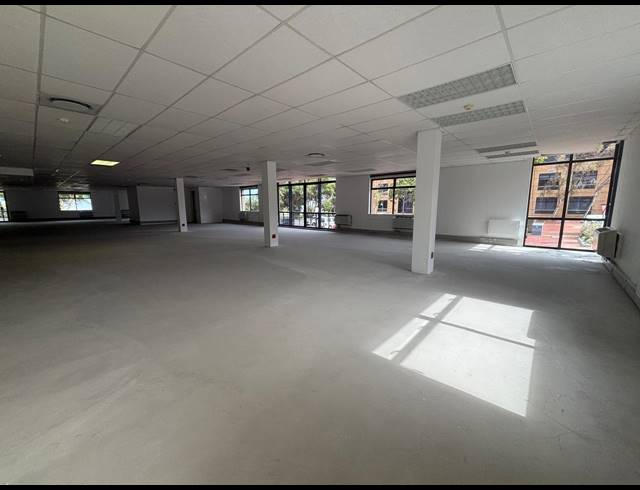 1,014M² OFFICE TO LET IN PLATTEKLOOF 3